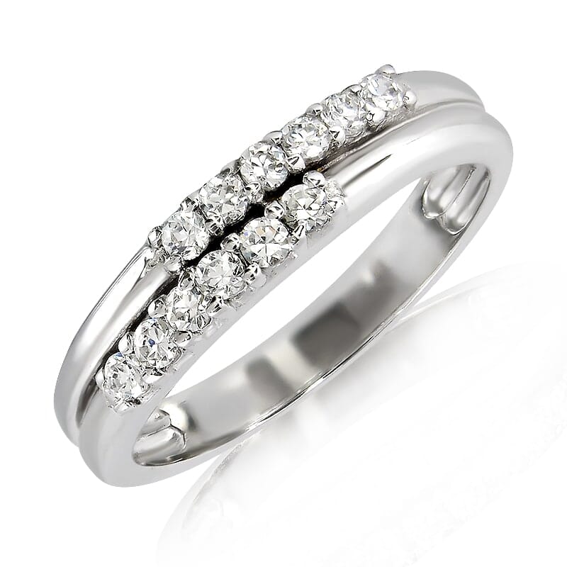 18K Gold and 0.15 Carat E Color VS Clarity Diamond Ring