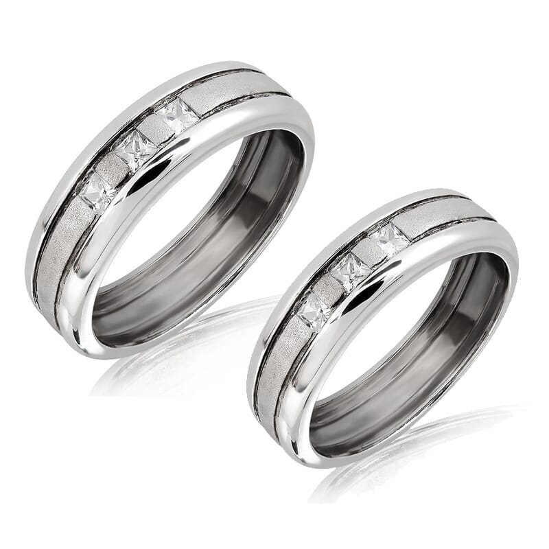 18K Gold and 0.35 Carat F Color and VS Clarity Diamond Couple Ring