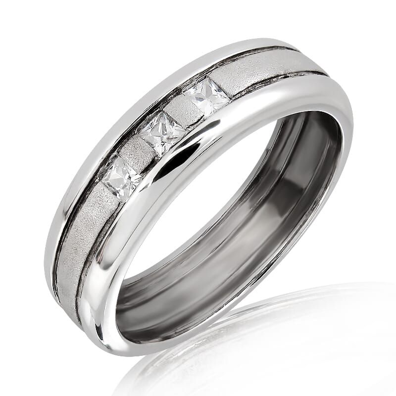 18K Gold and 0.15 Carat F Color VS Clarity Lady's Diamond Band