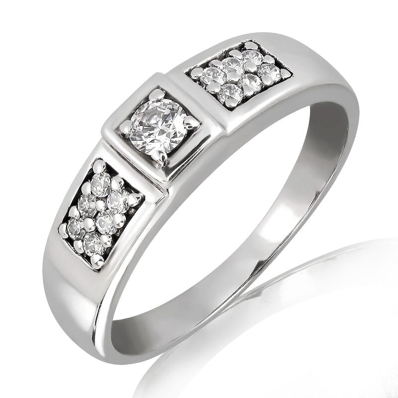 18K Gold and 0.28 Carat F Color VS Clarity Lady's Diamond Band