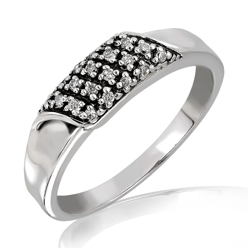 18K Gold and 0.30 Carat F Color VS Clarity Lady's Diamond Band