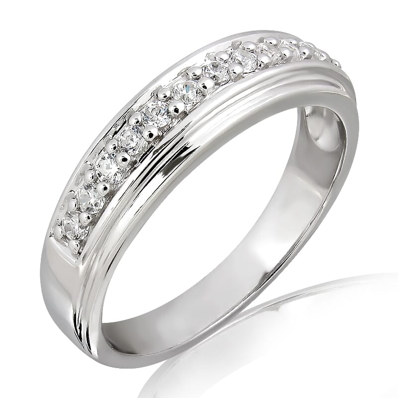 18K Gold and 0.10 Carat E Color VS Clarity Lady's Diamond Band