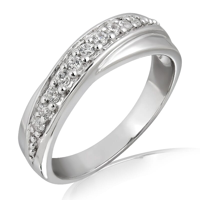 18K Gold and 0.10 Carat E Color VS Clarity Lady's Diamond Band