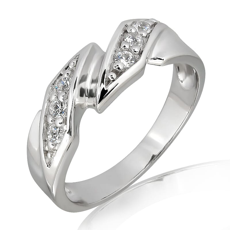 18K Gold and 0.12 Carat E Color VS Clarity Lady's Diamond Band