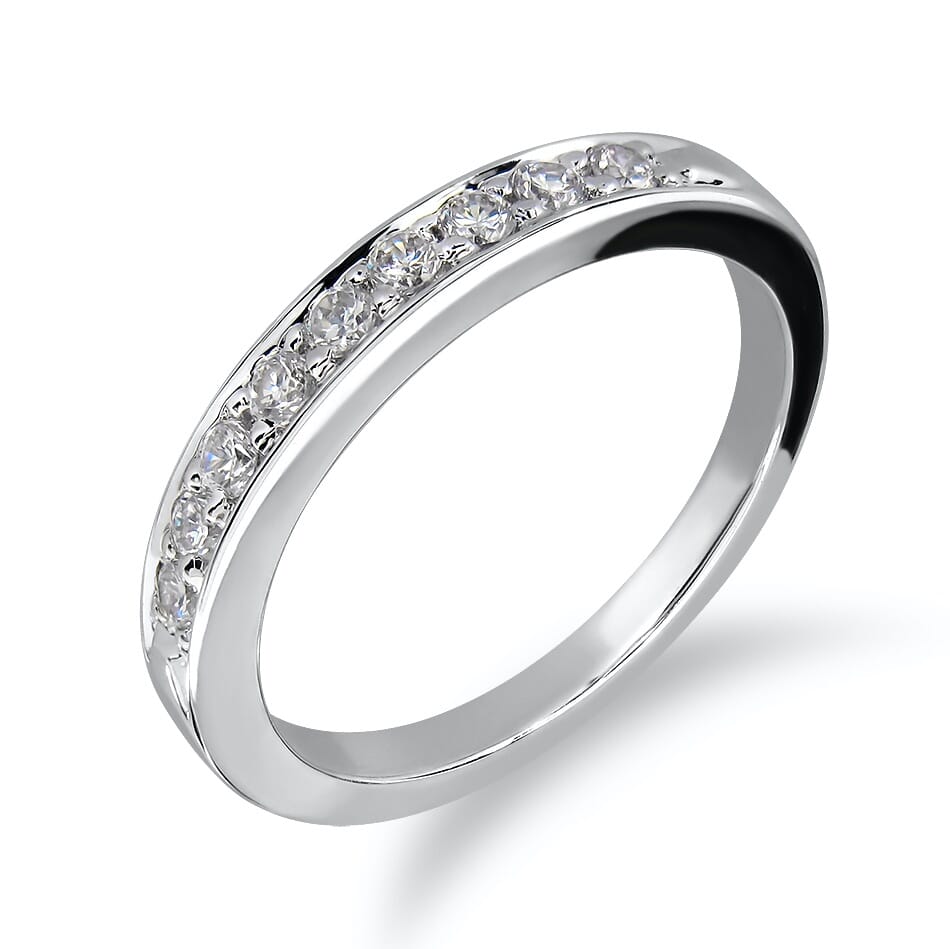 18K Gold and 0.27 Carat F-G Color VS Clarity Lady's Diamond Band