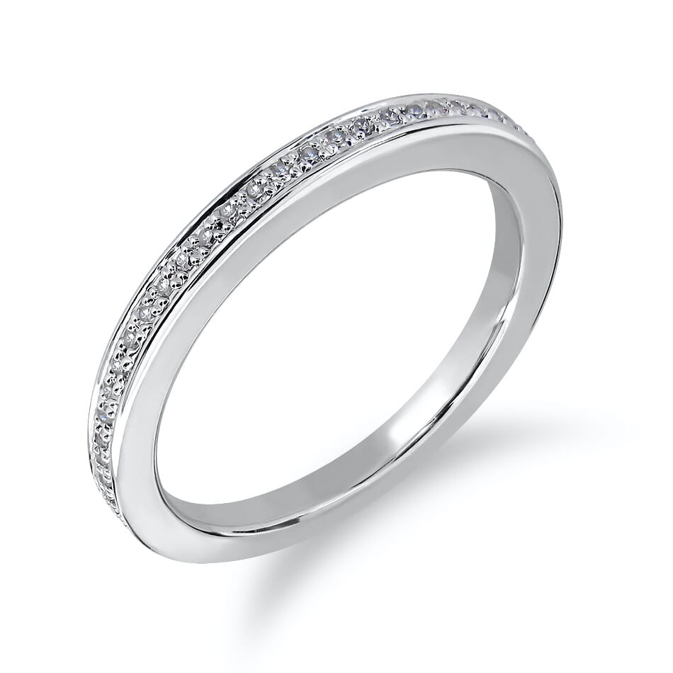 18K Gold and 0.16 Carat F-G Color VS Clarity Lady's Diamond Band