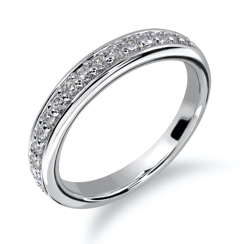 18K Gold and 0.16 Carat F-G Color VS Clarity Lady's Diamond Band