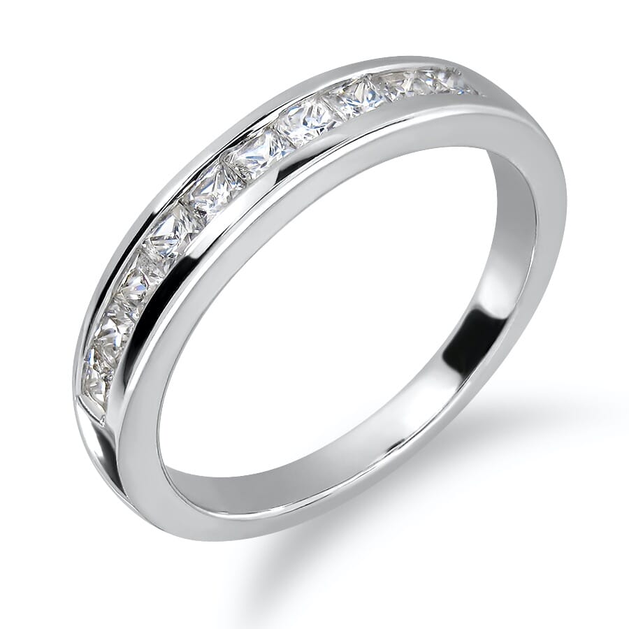 18K Gold and 0.50 Carat F-G Color VS Clarity Lady's Diamond Band