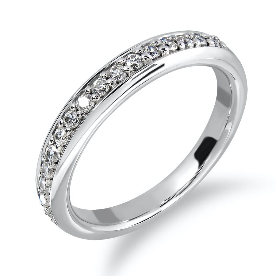 18K Gold and 0.22 Carat F-G Color VS Clarity Lady's Diamond Band