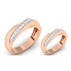 18K Gold and 0.20 Carat E Color and VS Clarity Diamond Couple Ring