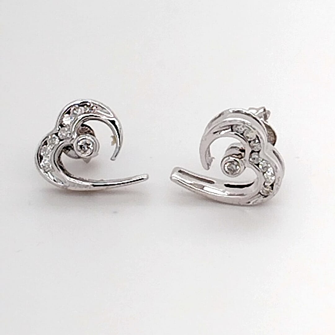 14KT Gold and 0.20 Ctw F/VS Heart Diamond Earrings