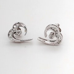 14KT Gold and 0.20 Ctw F/VS Heart Diamond Earrings