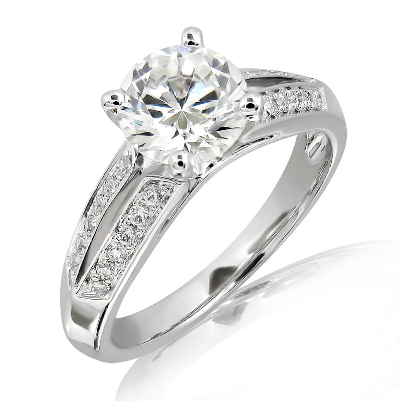 Moissanite Ring in 9KT or 14KT Gold with Certificate