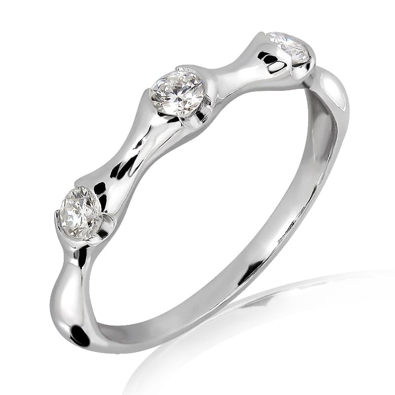 18K Gold and 0.22 Carat F Color VS2 Clarity Diamond Ring